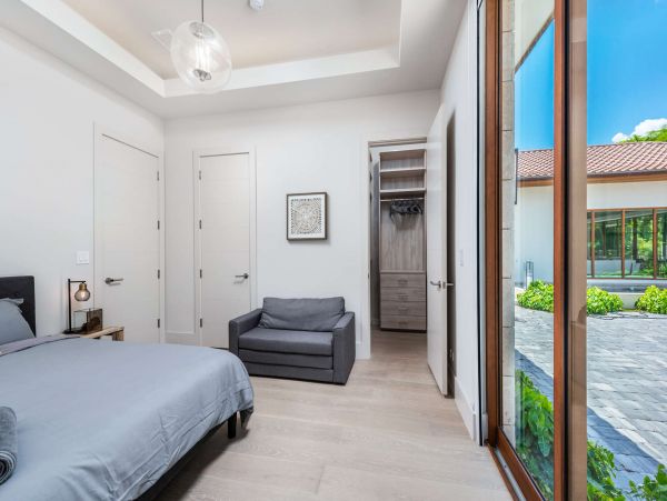 Contemporary 6 Bedroom Villa Private Pool in Miami Shores