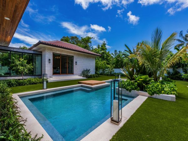 Contemporary 6 Bedroom Villa Private Pool in Miami Shores