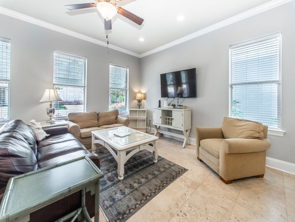 Destin Vacation Home Five Bedroom Walk to Beach