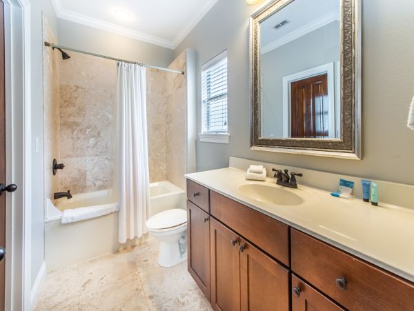 Destin Vacation Home Five Bedroom Walk to Beach