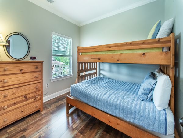 Destin Vacation Home Five Bedroom Walk to Beach