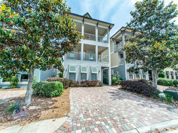 Destin Vacation Home Five Bedroom Walk to Beach