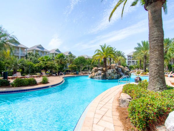Destin Vacation Home Five Bedroom Walk to Beach