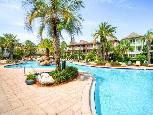 Destin Vacation Home Five Bedroom Walk to Beach