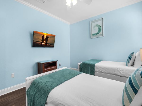 Destin Vacation Rental - Six Bedroom Home with Pool & Balconies