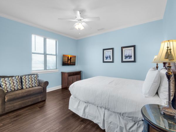 Destin Vacation Rental - Six Bedroom Home with Pool & Balconies