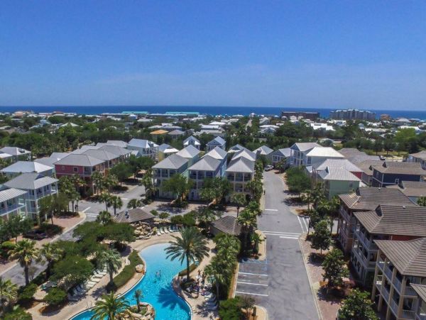 Destin Five Bedroom Vacation Home Sleeps 16 Guests