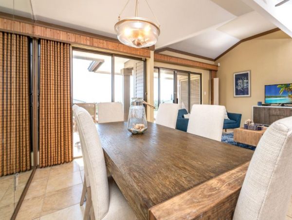 Short Walk to Beach Lahaina Vacation Villa Two Bedrooms