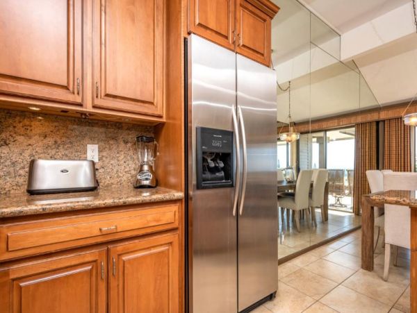 Short Walk to Beach Lahaina Vacation Villa Two Bedrooms