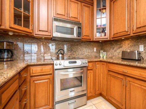 Short Walk to Beach Lahaina Vacation Villa Two Bedrooms