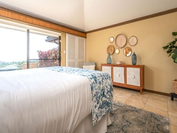 Short Walk to Beach Lahaina Vacation Villa Two Bedrooms