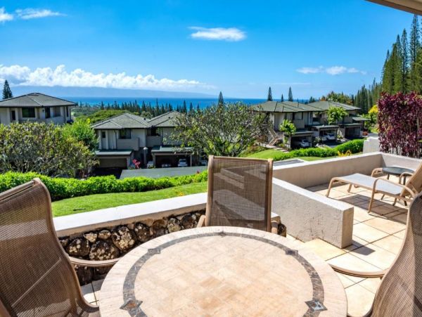 Short Walk to Beach Lahaina Vacation Villa Two Bedrooms