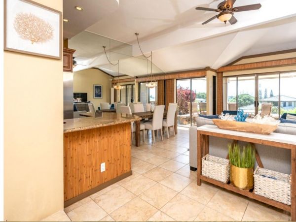 Short Walk to Beach Lahaina Vacation Villa Two Bedrooms
