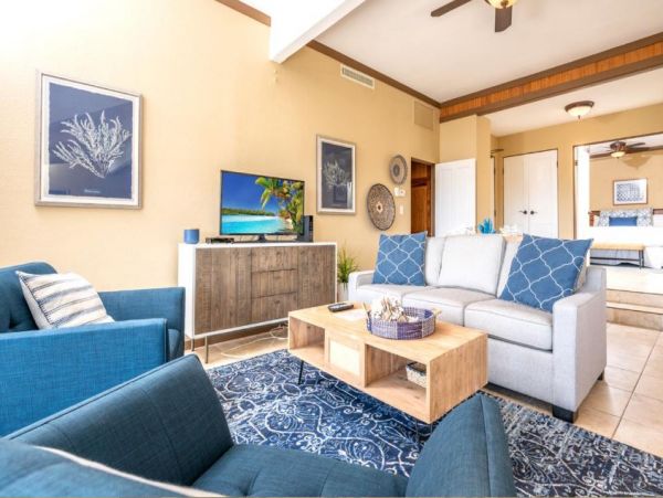 Short Walk to Beach Lahaina Vacation Villa Two Bedrooms