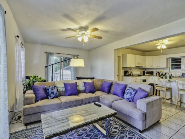Short Walk to Beach St. Thomas Vacation Home Three Bedrooms