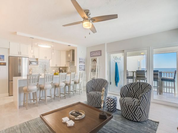 SIesta Key Great Three Bedroom Gulf Front Condo with Pool
