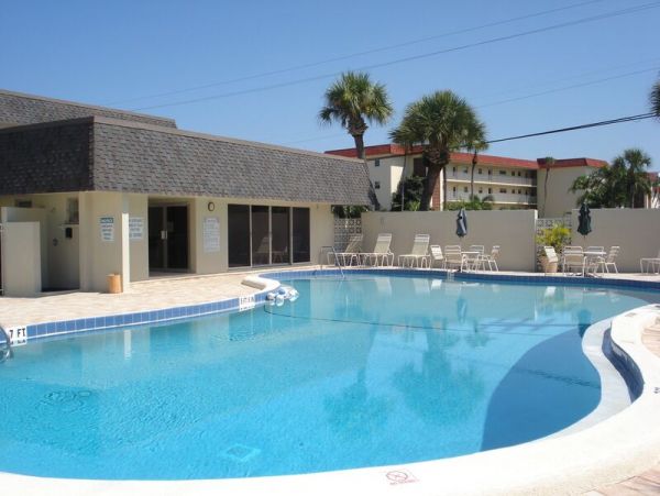 SIesta Key Great Three Bedroom Gulf Front Condo with Pool