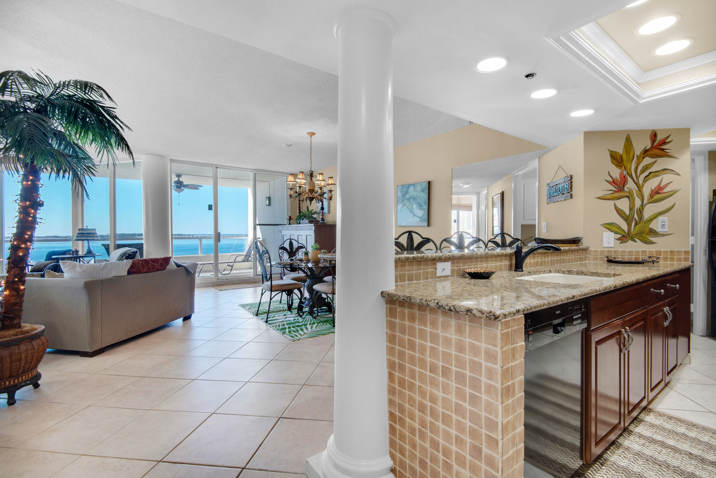 Destin 3 Bedroom Condo with waterfront balcony