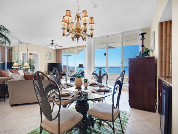 Destin 3 Bedroom Condo with waterfront balcony