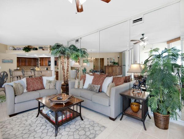 Destin 3 Bedroom Condo with waterfront balcony