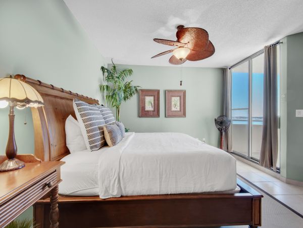Destin 3 Bedroom Condo with waterfront balcony