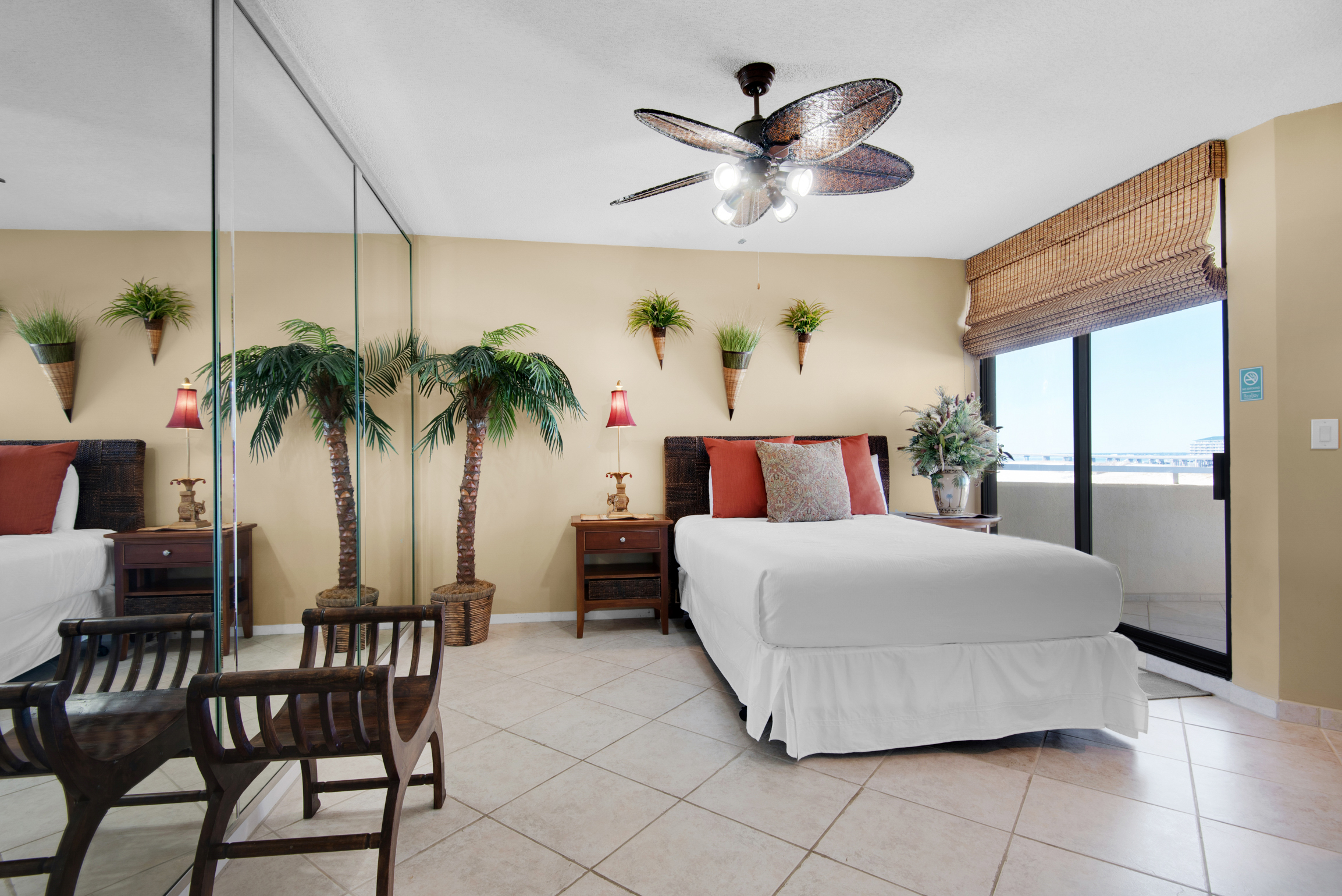 Destin 3 Bedroom Condo with waterfront balcony