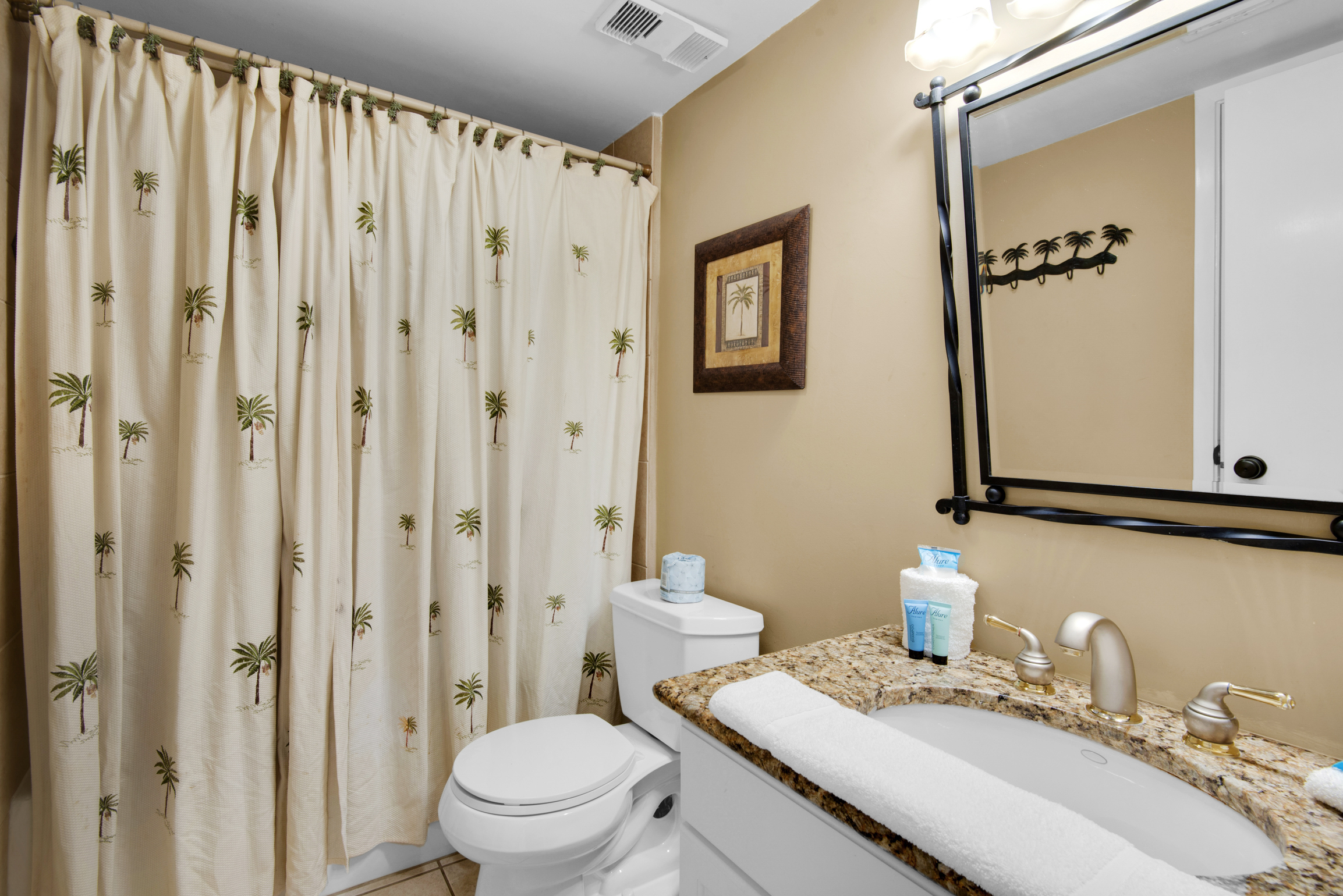 Destin 3 Bedroom Condo with waterfront balcony