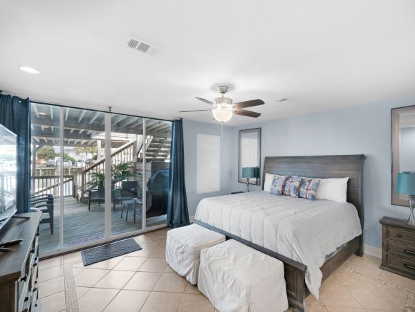 Destin Vacation Home Four Bedroom Walk to Beach