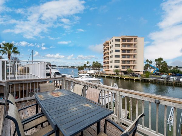 Destin Vacation Home Four Bedroom Walk to Beach
