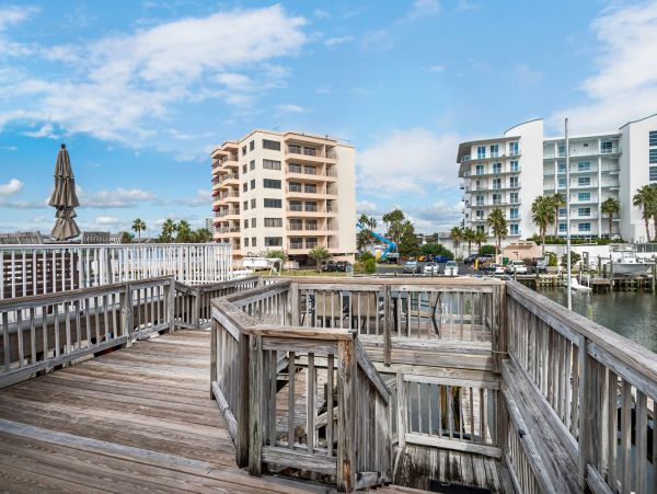 Destin Vacation Home Four Bedroom Walk to Beach