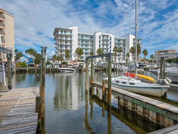 Destin Vacation Home Four Bedroom Walk to Beach