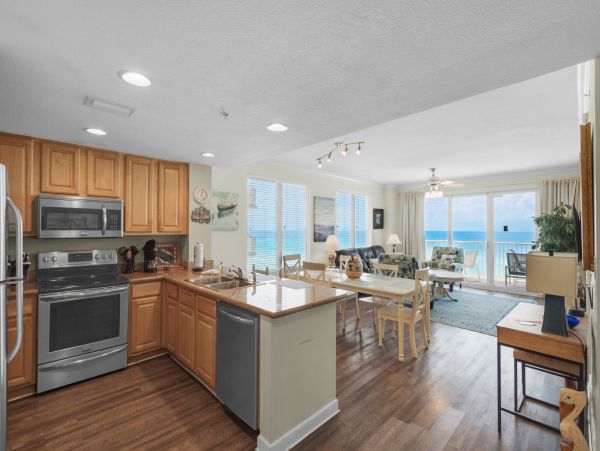 Panama City Beach Luxury Vacation Rental - Gulf Front Condo with Pool & Balcony Views