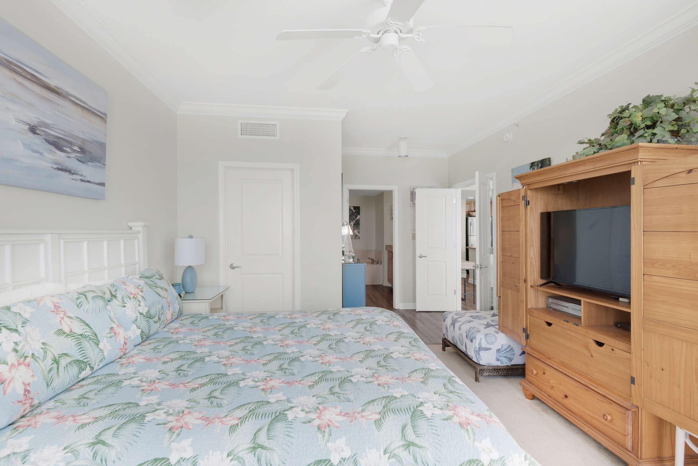 Panama City Beach Luxury Vacation Rental - Gulf Front Condo with Pool & Balcony Views