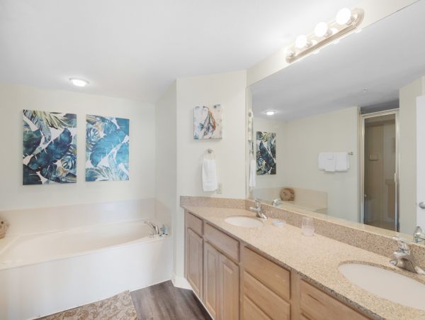 Panama City Beach Luxury Vacation Rental - Gulf Front Condo with Pool & Balcony Views