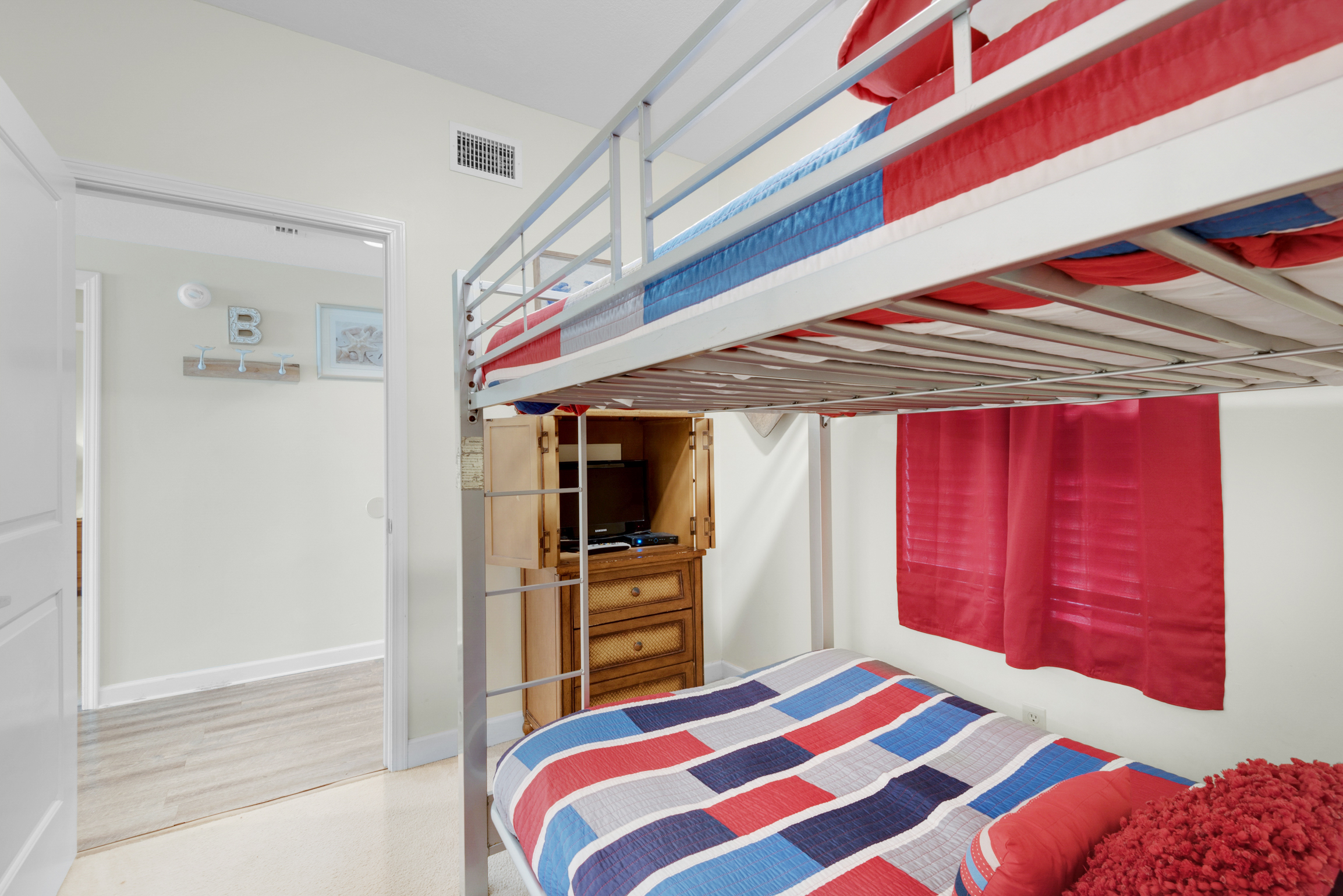 Panama City Beach Luxury Vacation Rental - Gulf Front Condo with Pool & Balcony Views