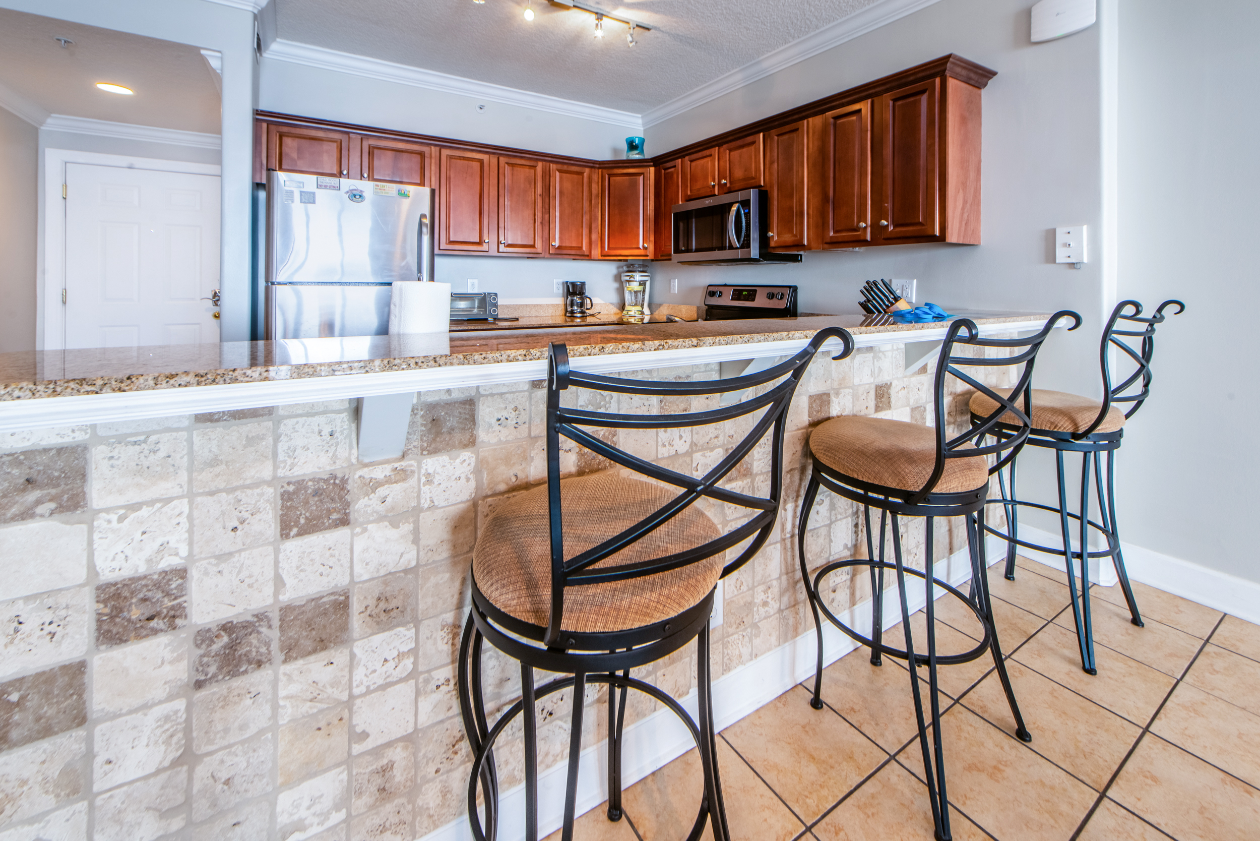 PANAMA BEACH TOP FLOOR CONDO WITH VIEW!