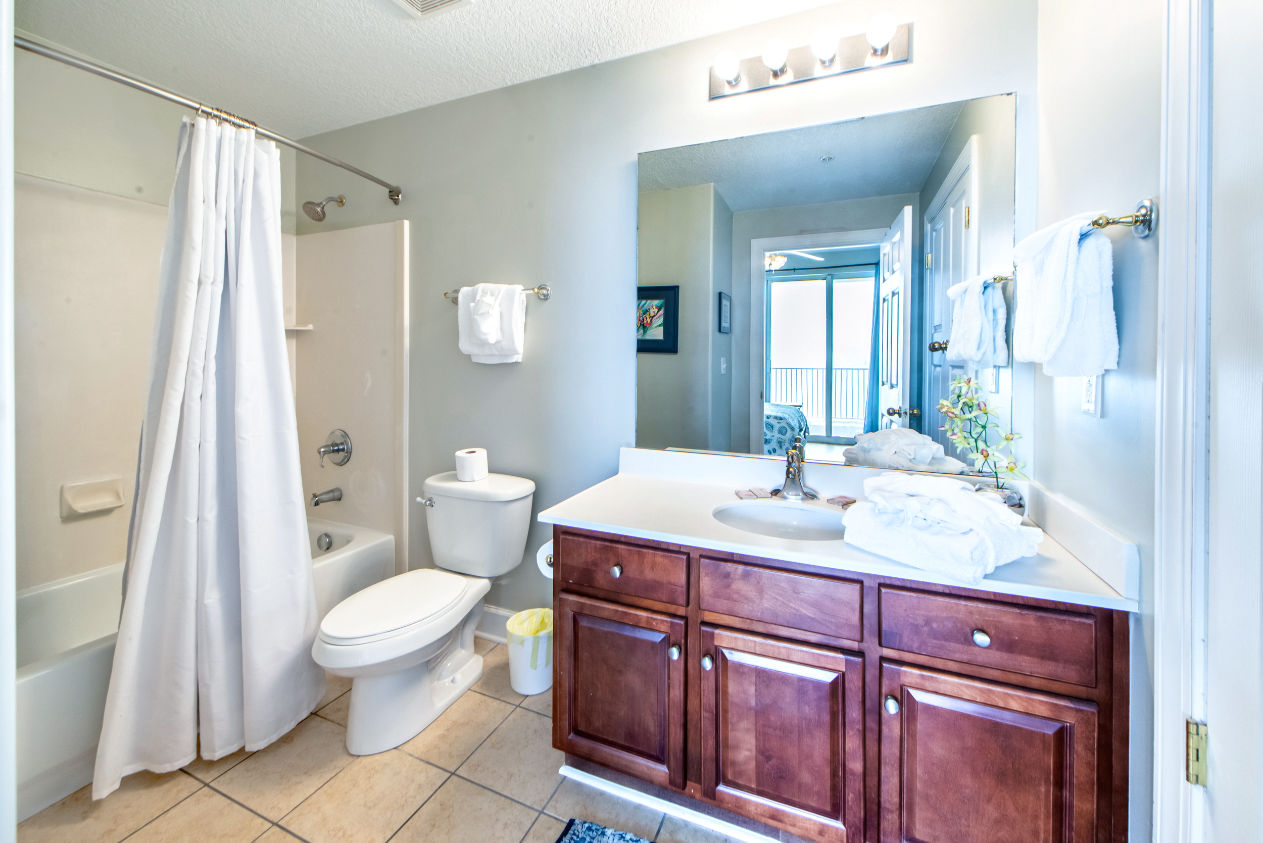 PANAMA BEACH TOP FLOOR CONDO WITH VIEW!