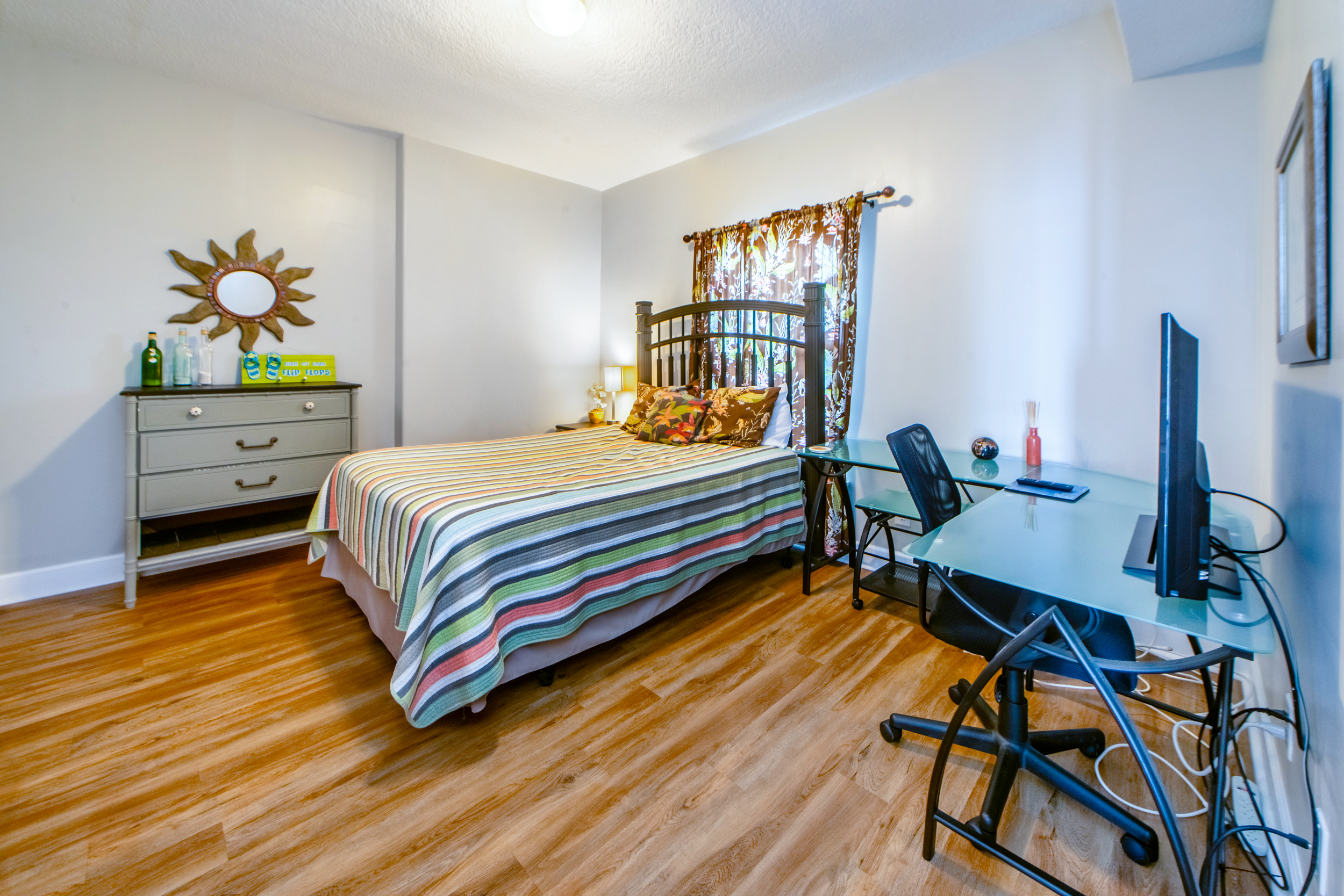 PANAMA BEACH TOP FLOOR CONDO WITH VIEW!