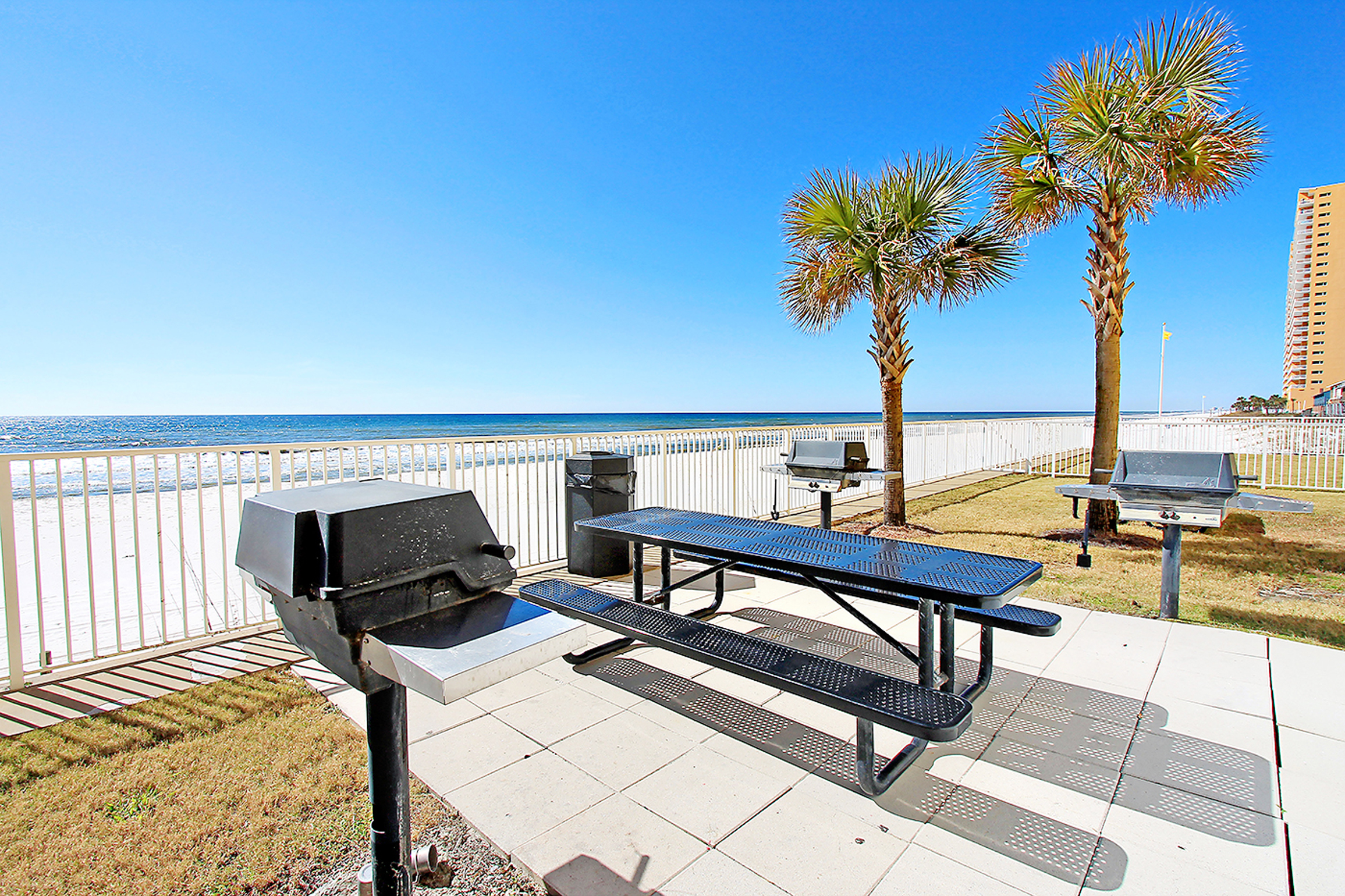 PANAMA BEACH TOP FLOOR CONDO WITH VIEW!
