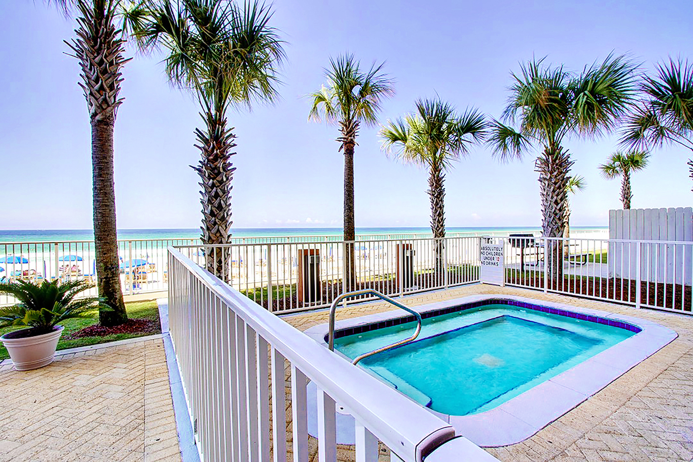 PANAMA BEACH TOP FLOOR CONDO WITH VIEW!