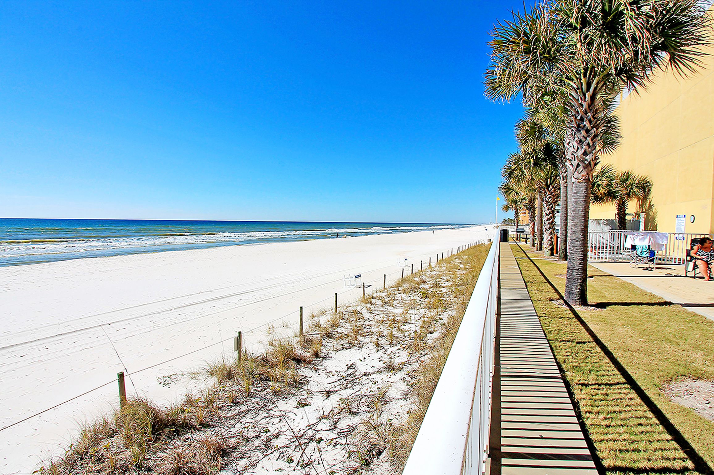 PANAMA BEACH TOP FLOOR CONDO WITH VIEW!