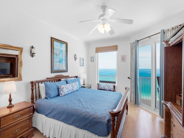 Three Bedroom Beachfront Sleeps Eight Guests