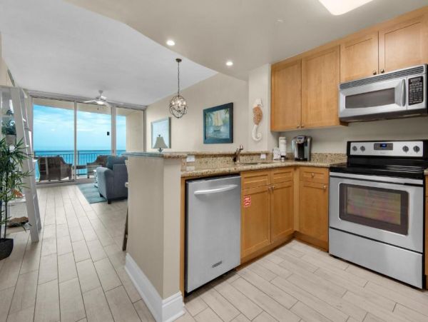 On Beach Vacation Condo One Bedroom In Panama City