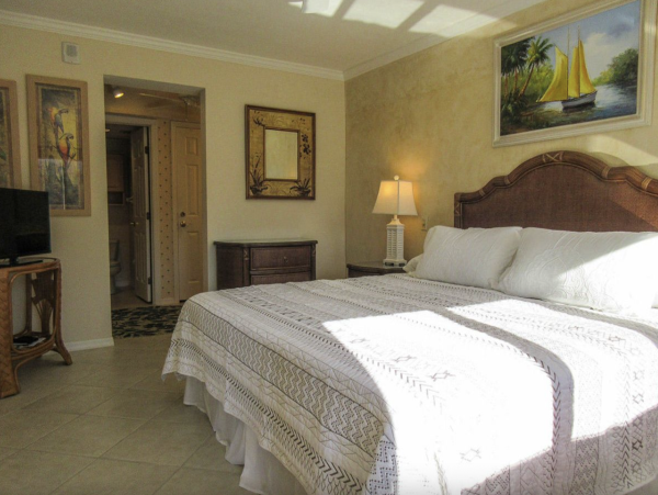Fort Myers Condo Two Bedrooms Sleeps 4 Bay Views