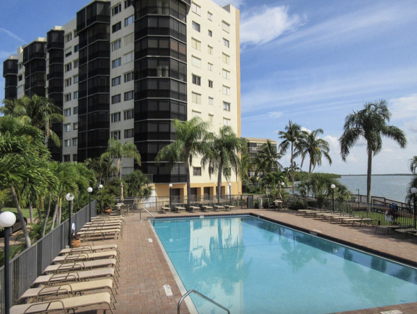 Fort Myers Condo Two Bedrooms Sleeps 4 Bay Views
