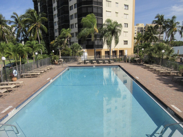 Fort Myers Condo Two Bedrooms Sleeps 4 Bay Views