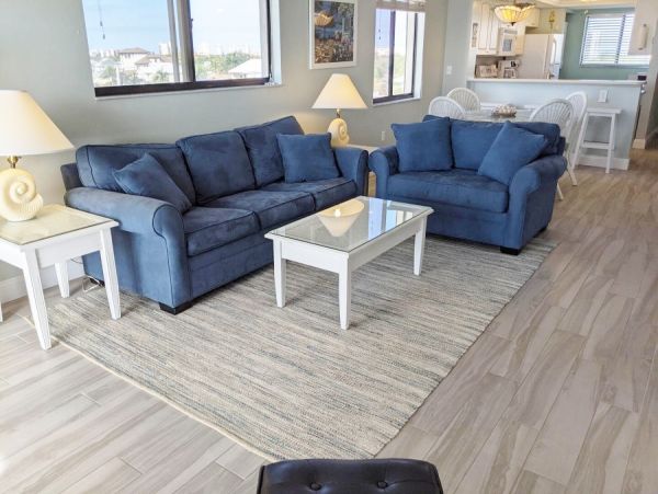 Lovely Fort Myers Two Bedroom Vacation Condo On The Beach