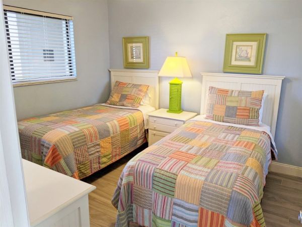 Lovely Fort Myers Two Bedroom Vacation Condo On The Beach