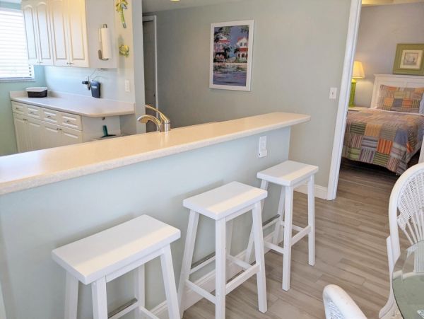 Lovely Fort Myers Two Bedroom Vacation Condo On The Beach