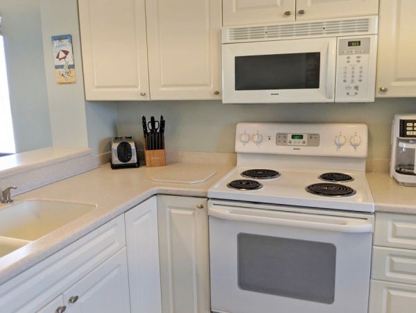 Lovely Fort Myers Two Bedroom Vacation Condo On The Beach